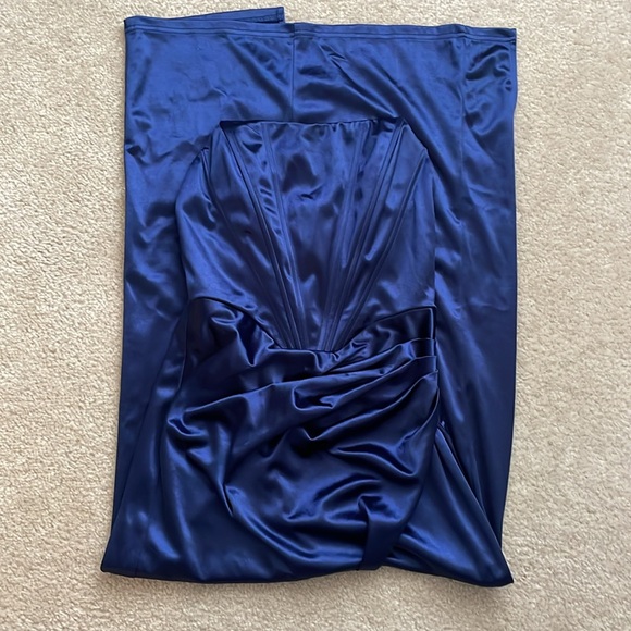 Strapless Silk Corset Dress with High Slit - Picture 3 of 5